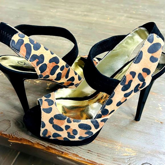 Carlos Santana Women's Suede Leopard Print Peep Toe Platform Stiletto Pumps NIB - Picture 9 of 16